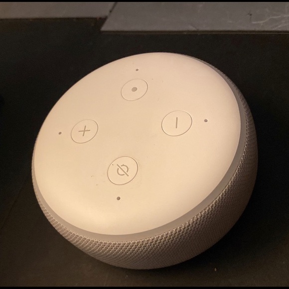 Amazon Echo Dot - Picture 3 of 4